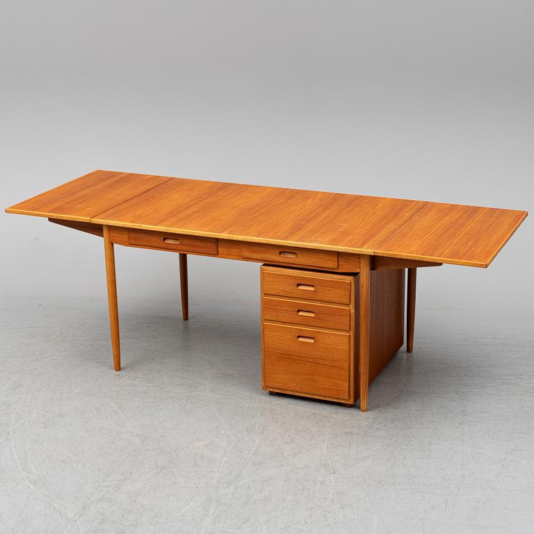 NILS JONSSON, a desk with chest of drawers, late 20th century.