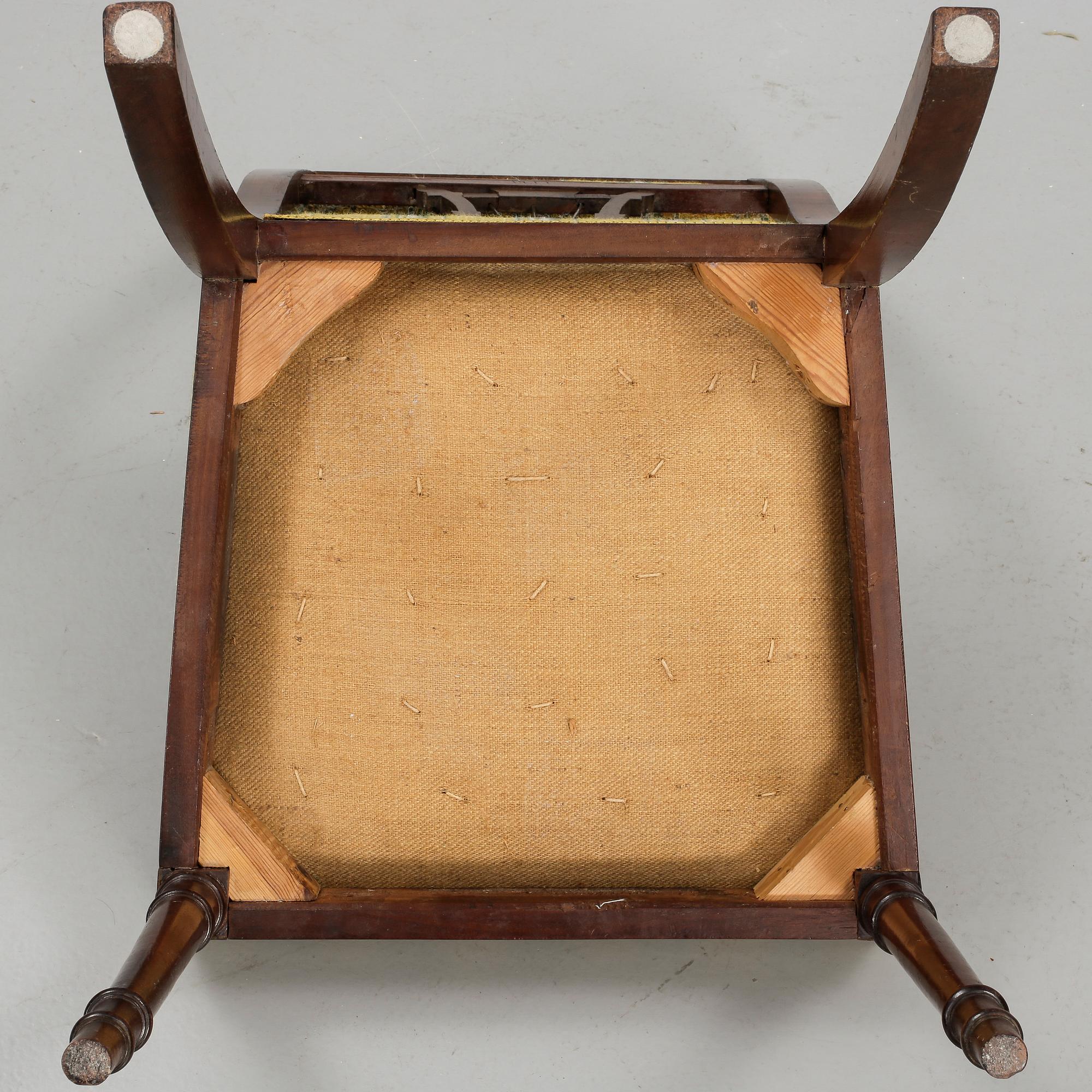 STOLAR SAMT TABURETTER, 10 delar,  biedermeier, 1800-talets första hälft.