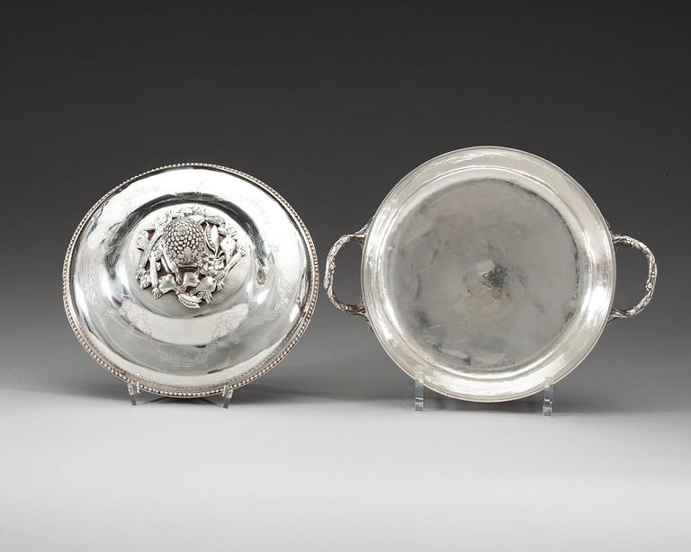 A French 18th century silver serving-dish, makers mark of Francois Corbie (Paris 1783).