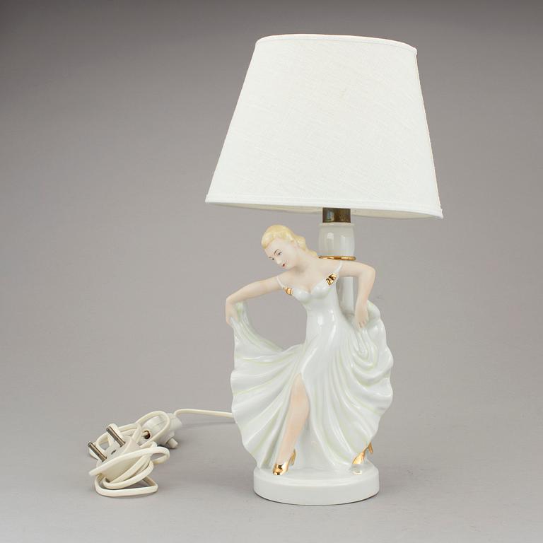 An art deco table lamp/figurine, Carl Schneiders Erben/Gräfenthal, first half of 20th century.