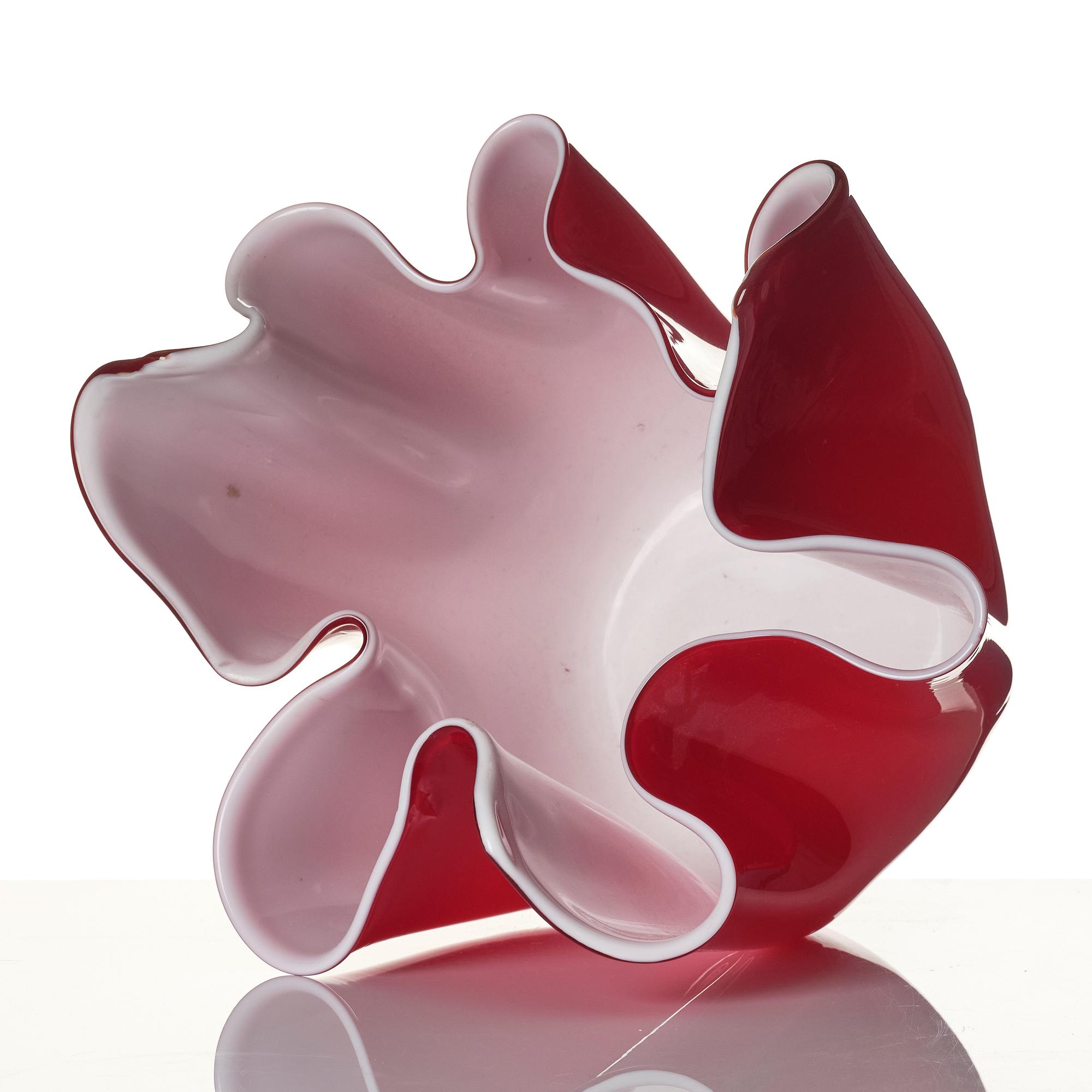 Fulvio Bianconi & Paolo Venini, a "Fazzoletto" bowl, Murano, Italy, mid-20th century.