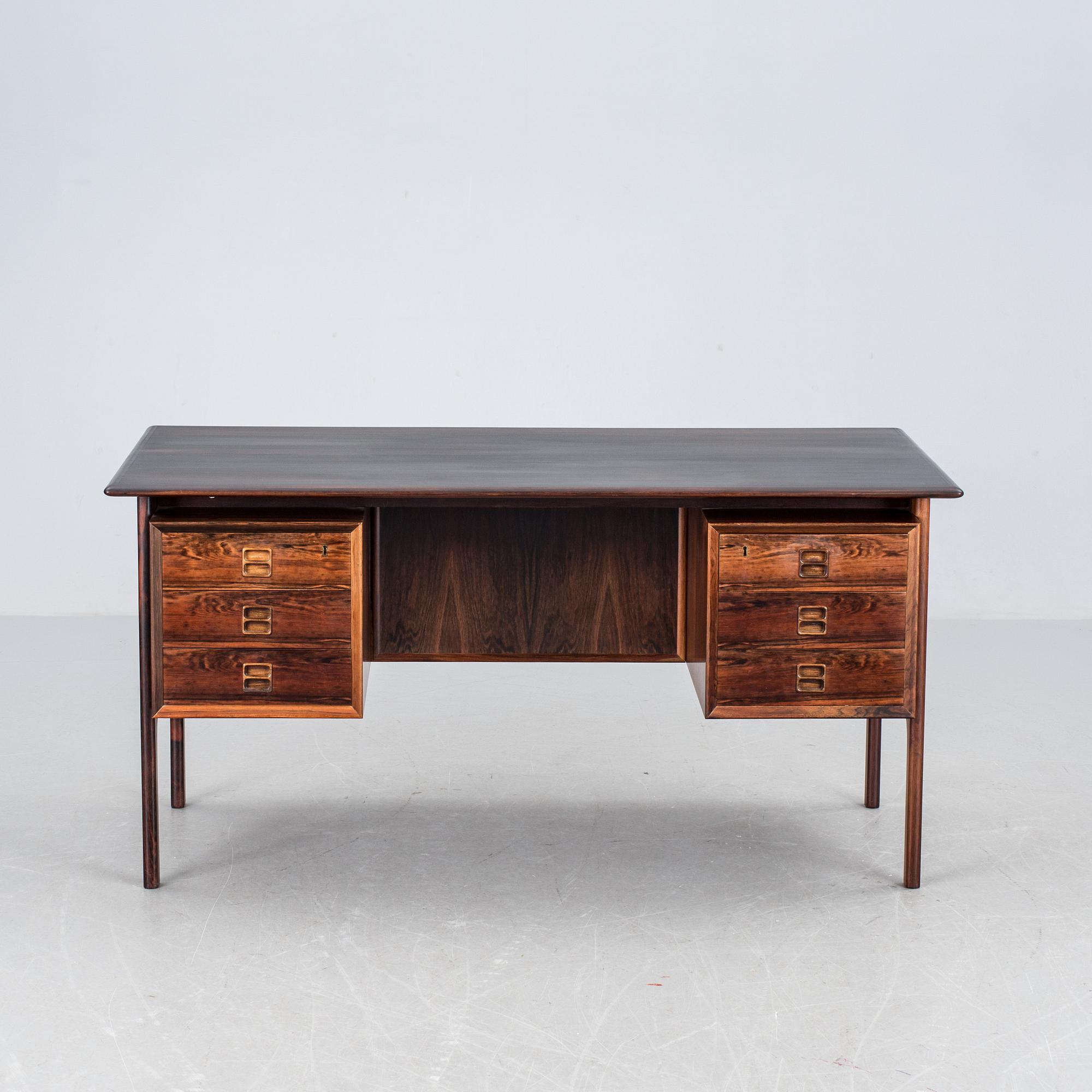 SKRIVBORD, möjligen Arne Vodder, Danmark. 1960-tal. CITES-intyg.