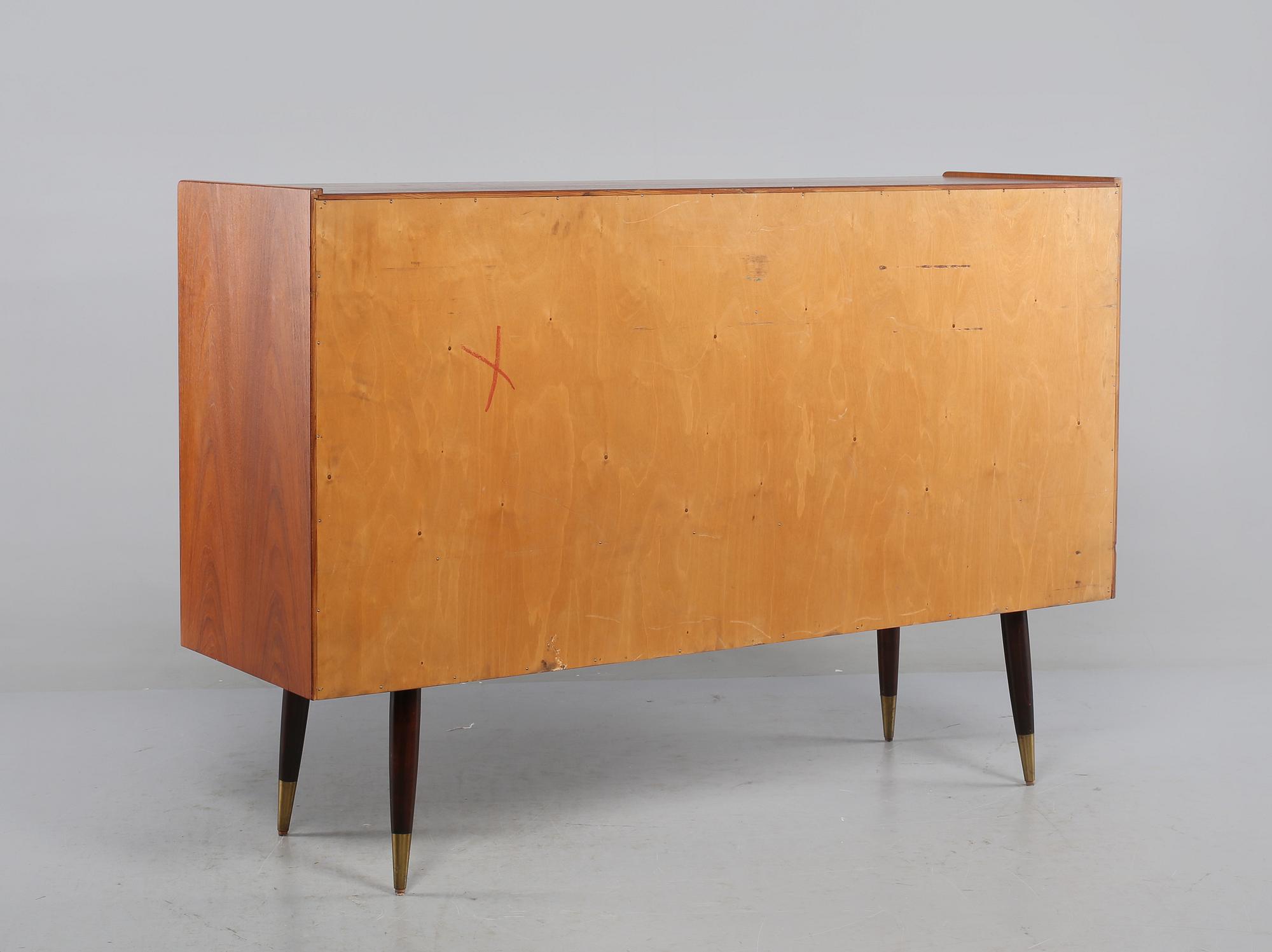 SIDEBOARD, 1900-talets tredje kvartal.