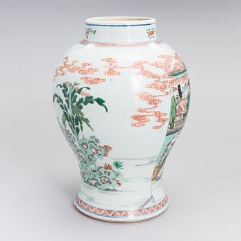 Vas, porslin, Kangxistil, sen Qingdynasti, 1800-tal.