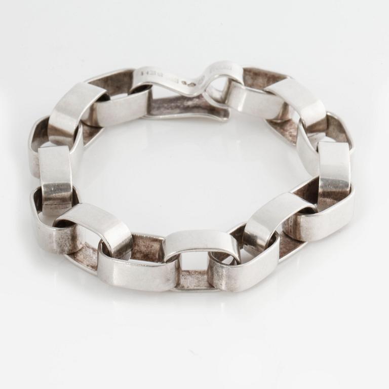 A bracelet made by Sven-Erik Högberg in Gothenburg in 1963.