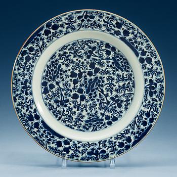 1708. A blue and white dish, Qing dynasty, Kangxi (1662-1722).