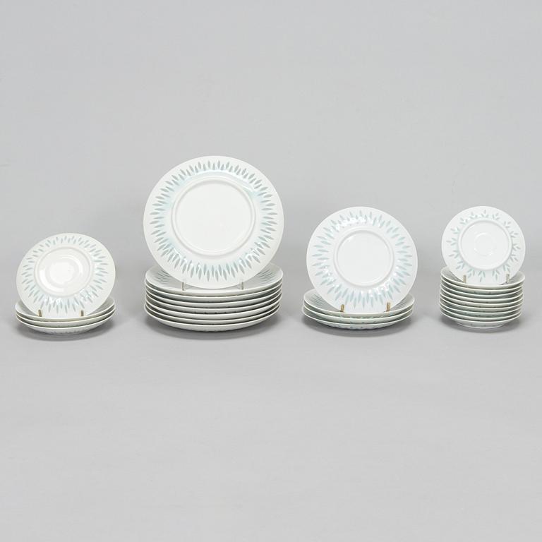 Friedl Holzer-Kjellberg, kaffe- och teservis, 32 dlr, risporslin, signerat i godset F.H.Kj Arabia Finland.