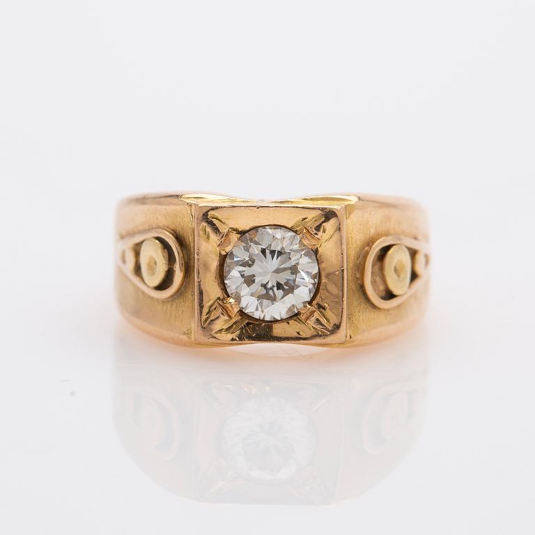 Ring, 18k guld med briljantslipad diamant.
