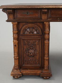 SKRIVBORD, nyrenässans, omrking 1900.
