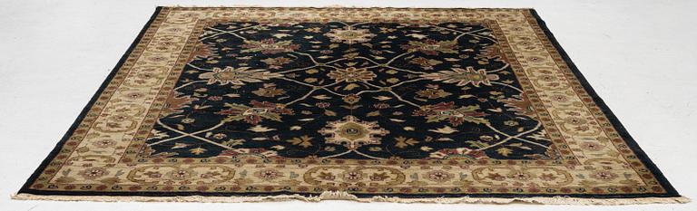 Matta, ca 295 x 240 cm.