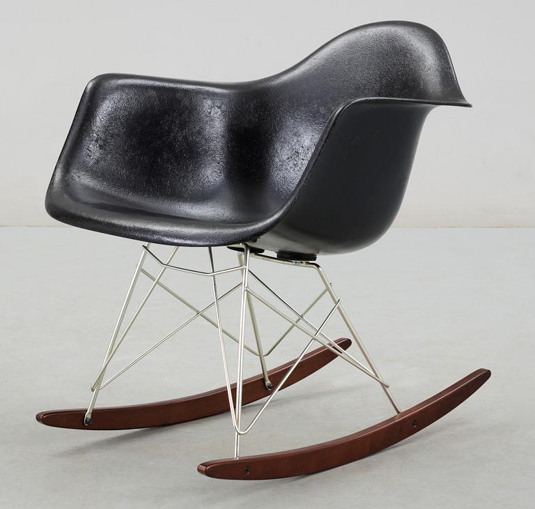 GUNGSTOL, Charles & Ray Eames, Zenith, 1900-talets andra hälft.