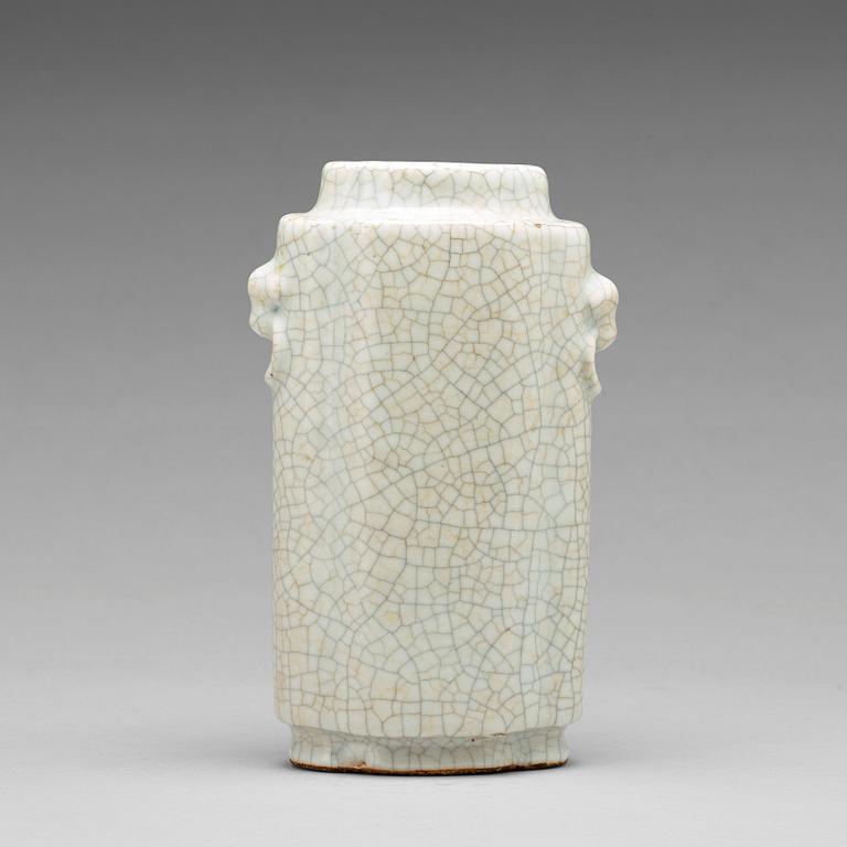 VAS, porslin. Qingdynastin, 1800-tal.