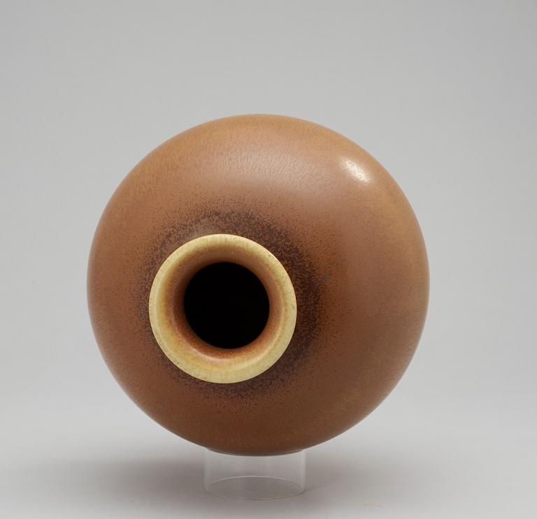 A Berndt Friberg stoneware vase, Gustavsberg Studio 1967.