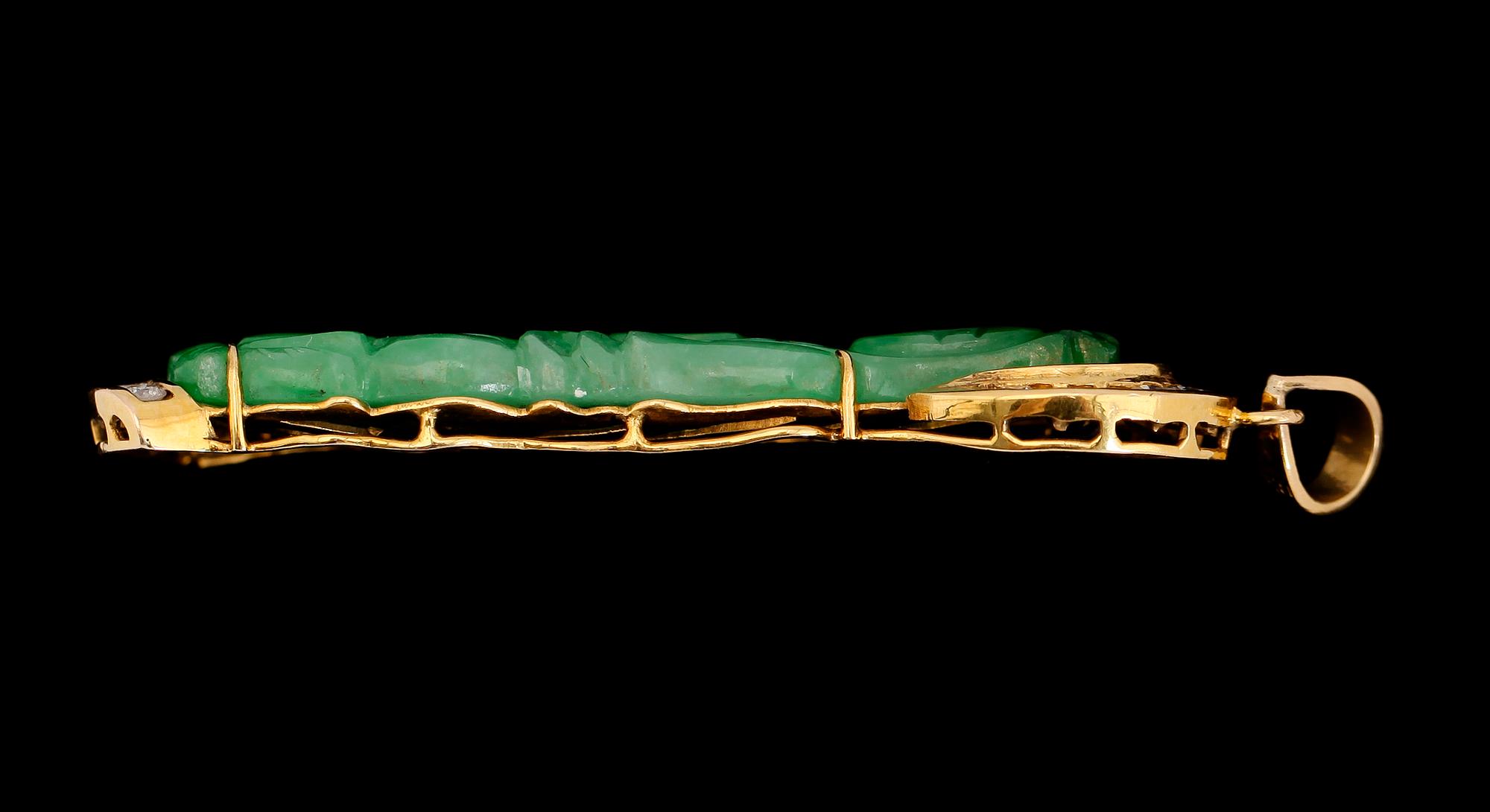 HÄNGE, 18K guld, jade och briljantslipade diamanter.