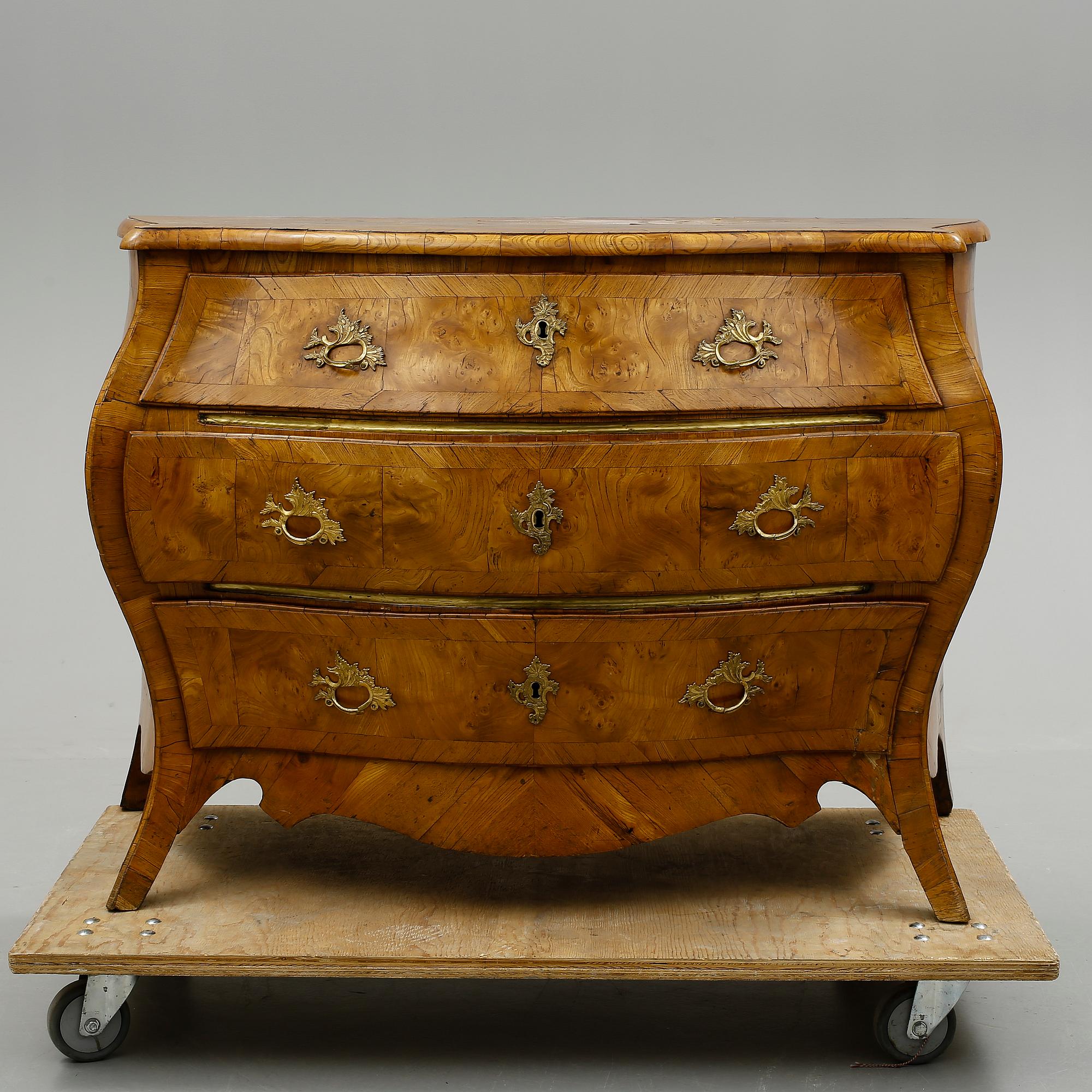 BYRÅ, rokoko, 1700-talets andra hälft.