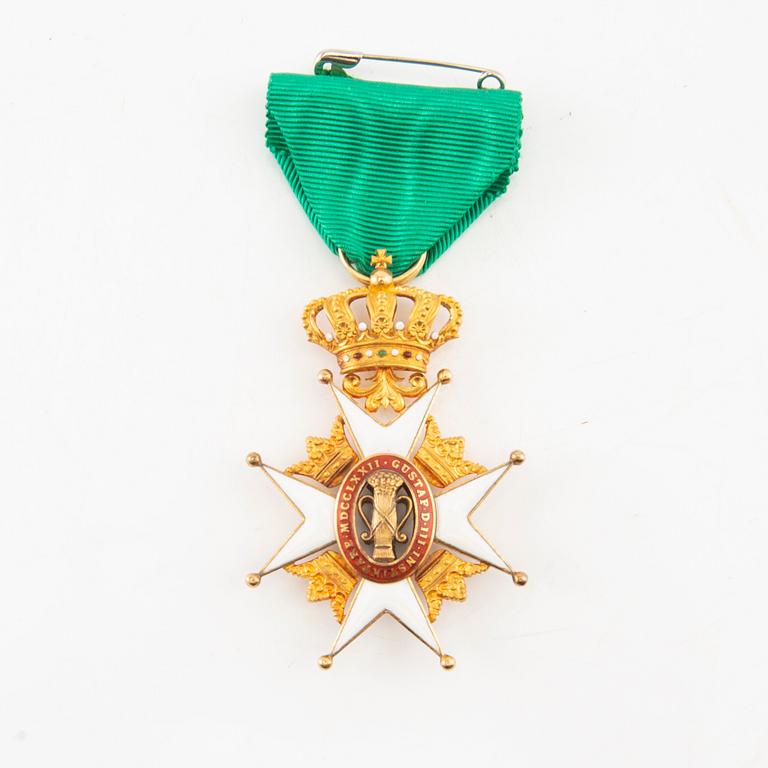 Order of Vasa, Knight's badge, 18K gold and enamel, C. F. Carlman.