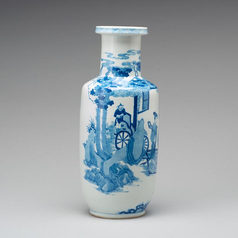 A blue and white roleau vase, Qing dynasty, 19th Century.