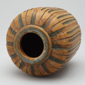 A Wilhelm Kåge 'Farsta' stoneware vase, Gustavsberg Studio 1954.