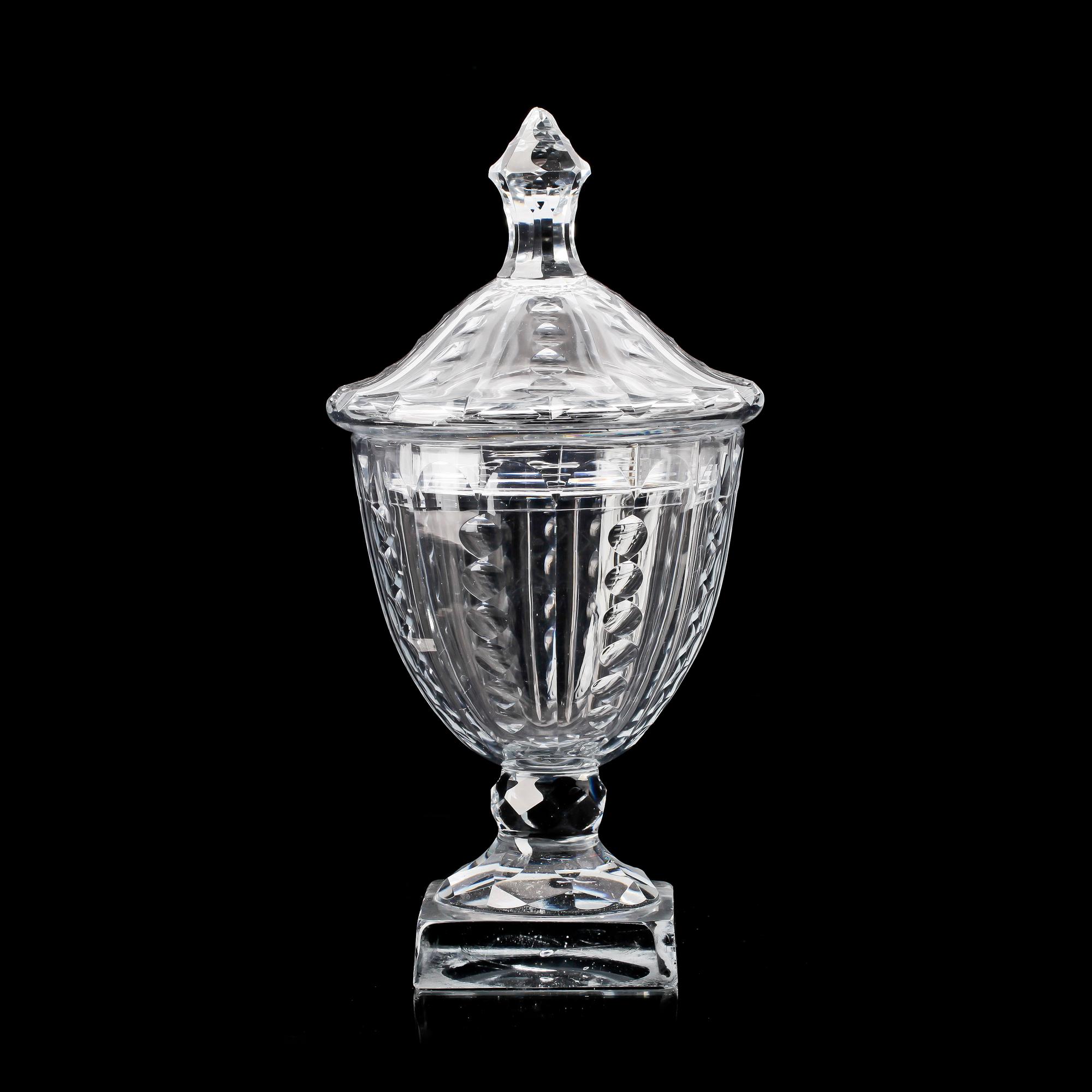 POKAL med LOCK, glas. Empire, England/Irland. 1800-talets första hälft.