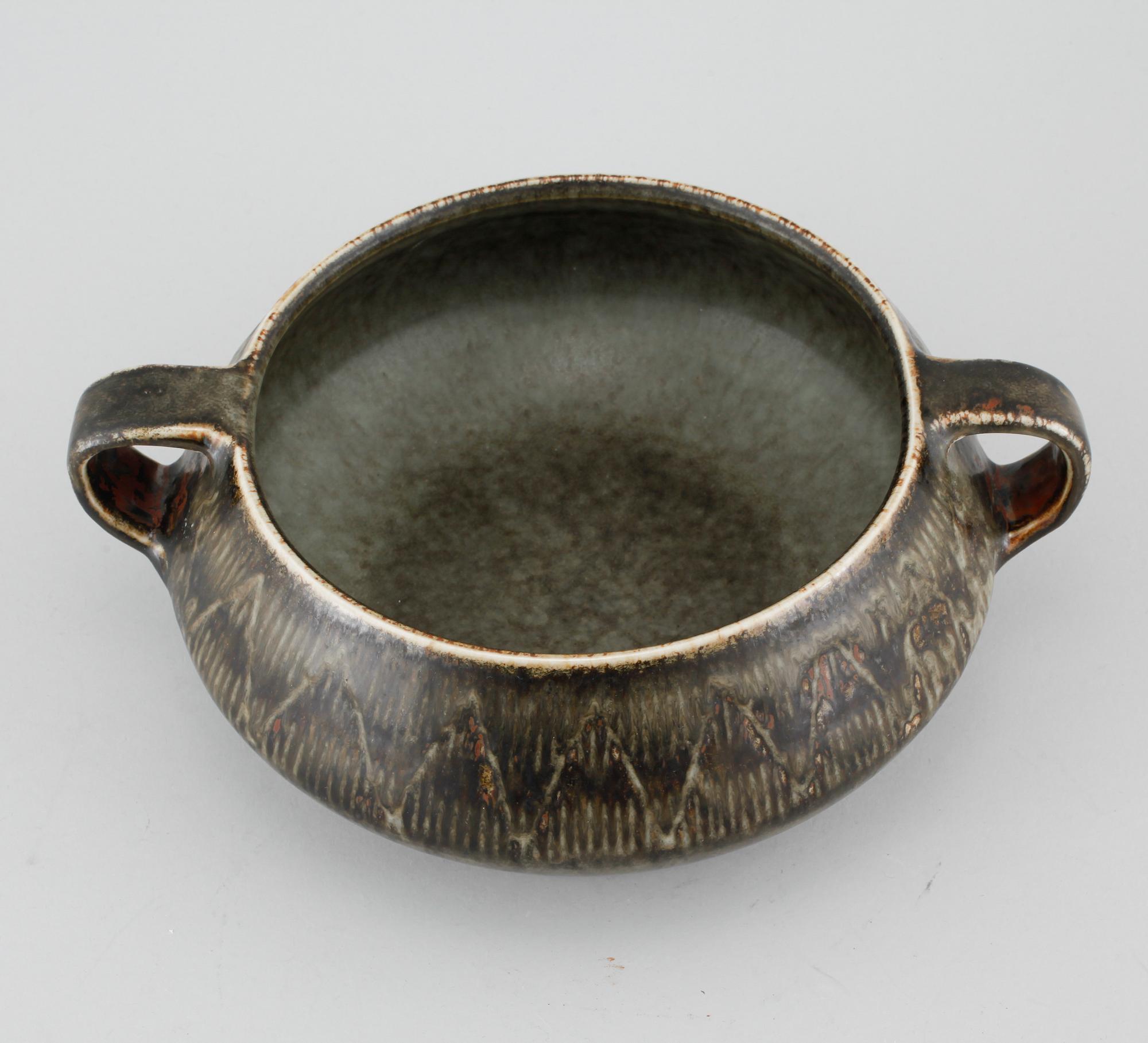 Unique stoneware bowl with handles by CARL-HARRY STÅLHANE, Rörstrand, signed and dated -61.