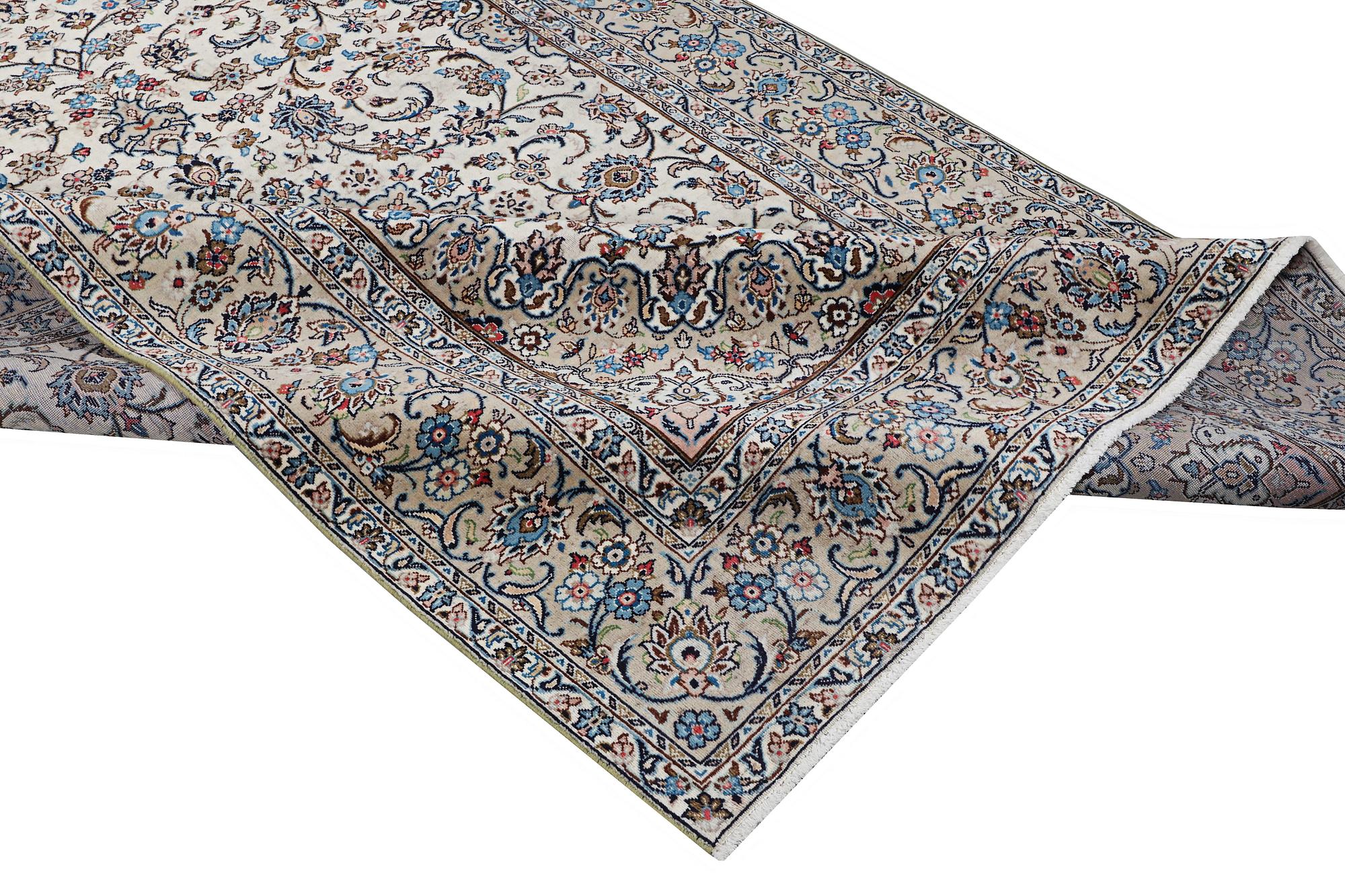 Matta, Keshan, ca 292 x 191 cm.