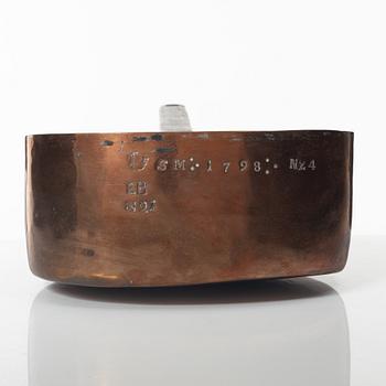 A pot from the Queen Dowager Sofia Magdalena's household, dated 1798.