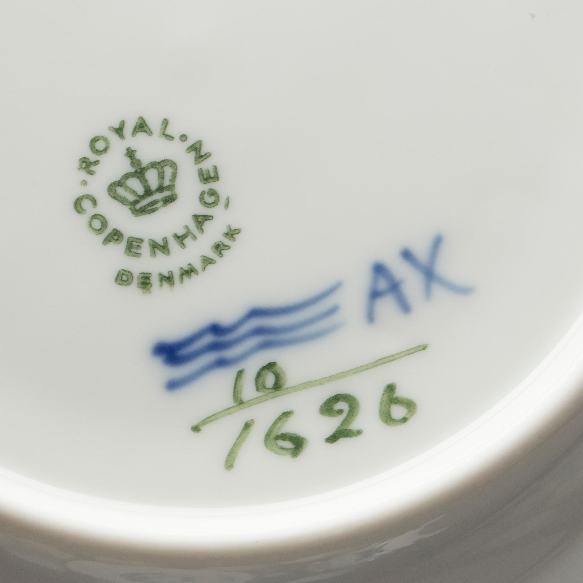 KAFFESERVIS, 36 delar, "Blå Blomst", Royal Copenhagen, porslin, 1900-talets andra hälft.
