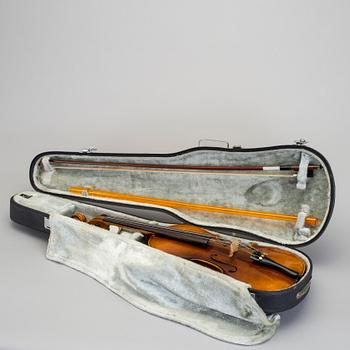 FIOL/VIOLIN, Karl Höfner samt STRÅKE, T.Sugito, 1900-talets fjärde kvartal.