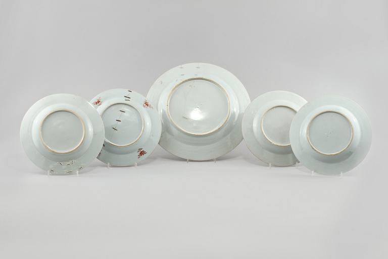 FAT samt TALLRIKAR, 4 st, porslin, Kina, 1700-tal.