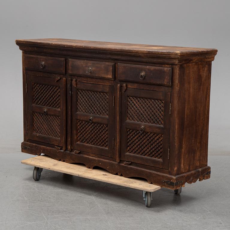 Sideboard / cupboard, late 20th / early 21th century.