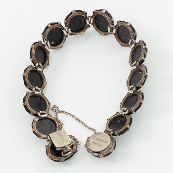 Armband silver med onyx.