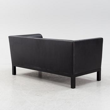 Johannes Foersom & Peter Hiort-Lorenzen, soffa EJ-40, Erik Jørgensen daterad -98.