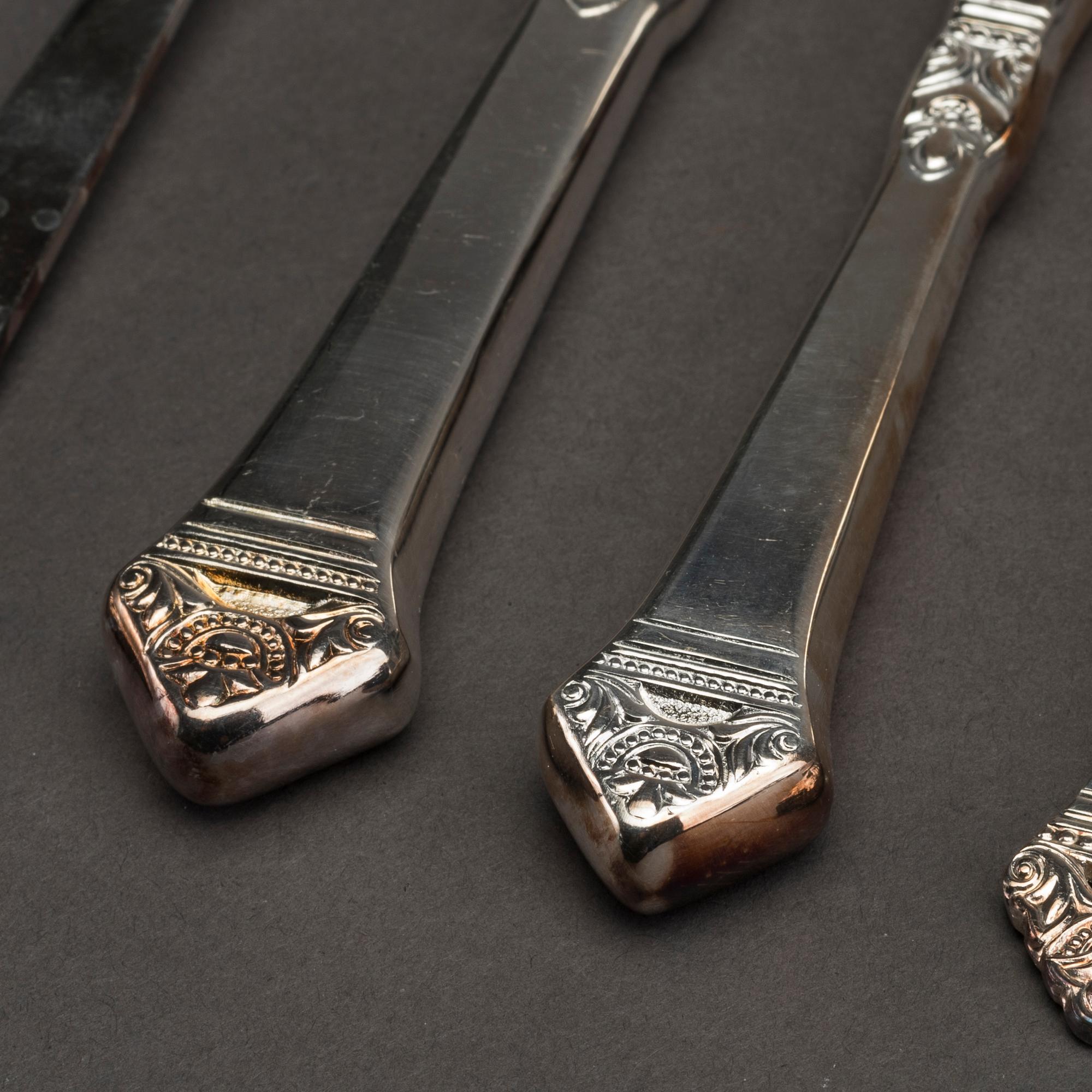 BESTICKSUPPSÄTTNIG, nysliver 48 delar.