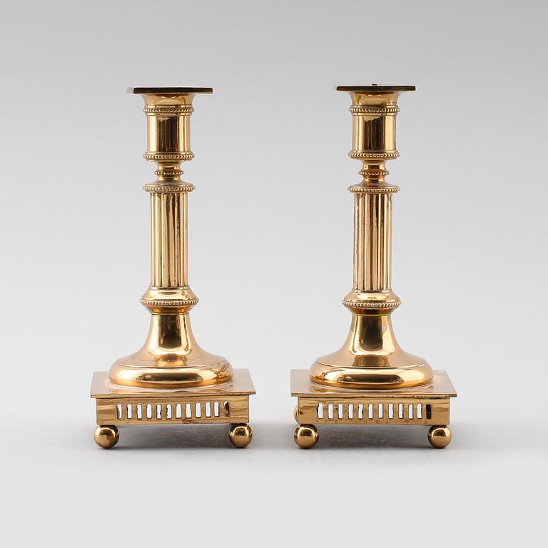 LJUSSTAKAR, 1 par, mässing, Gusums Bruk, 1900-talets första hälft.