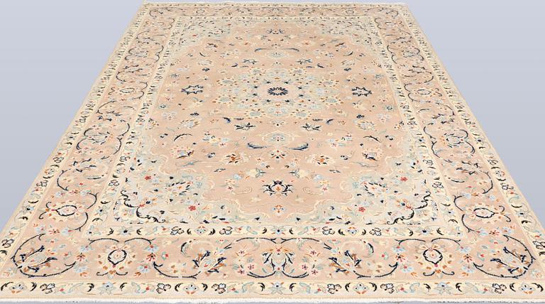 A Keshan carpet, approx. 290 x 198 cm.