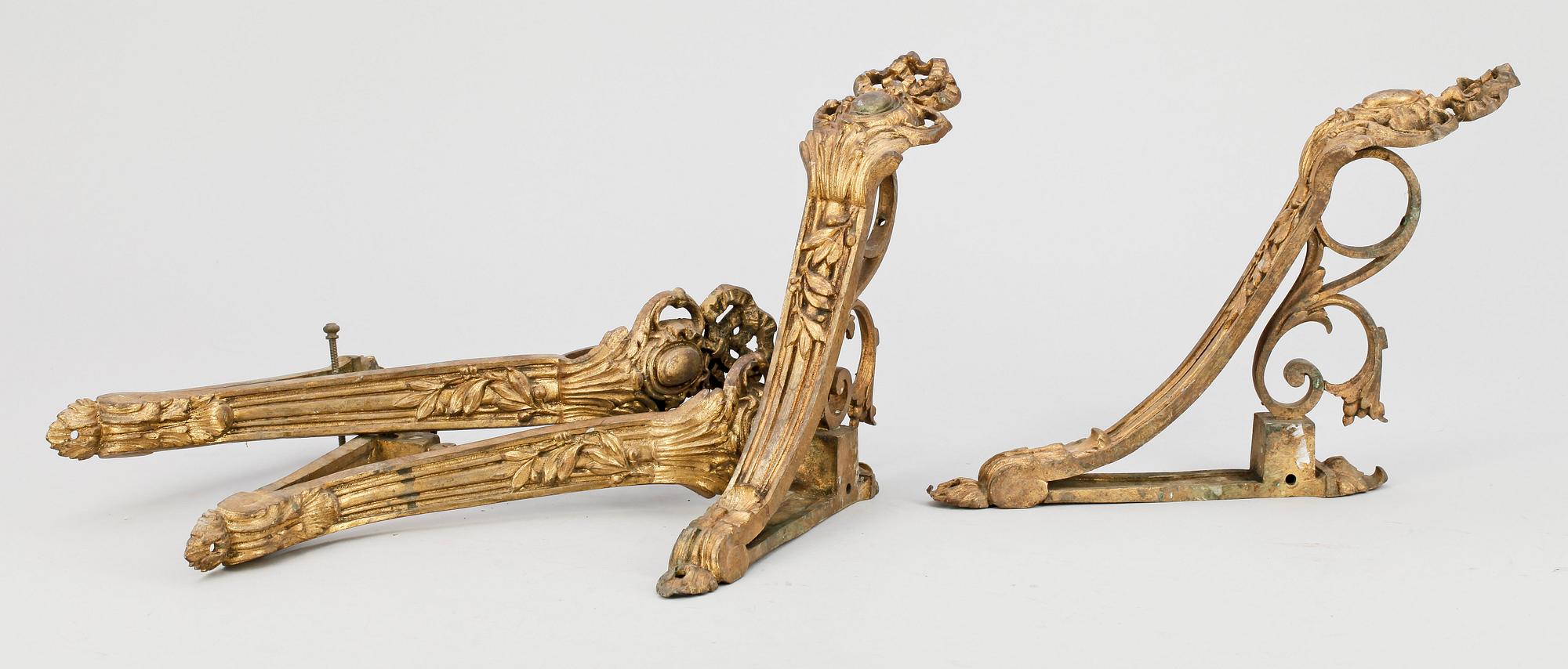 GARDINSTÅNGSHÅLLARE, 4 st, metall, omkring 1900.