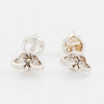 Brilliant cut diamond earrings, total ca 0,36 ct.