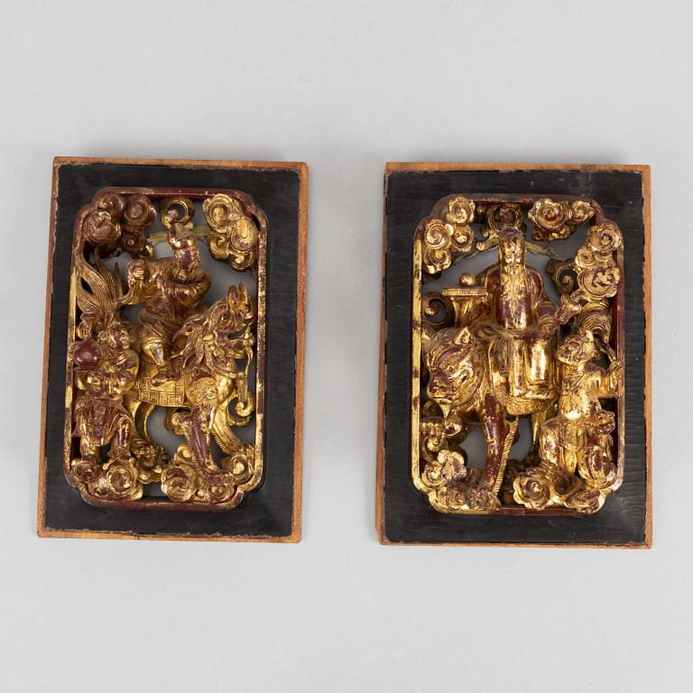 Two sculptured wooden panels, Qing dynasty, 19th Century.