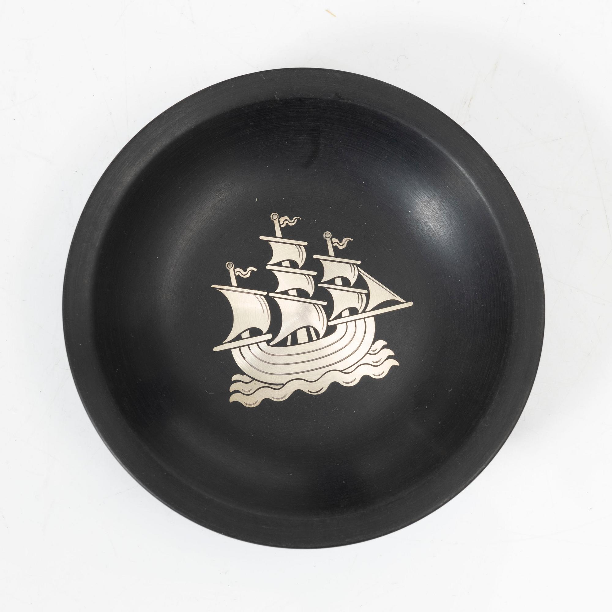 Five dishes, and one box with gaming chips, isolite with silver decor, Perstorp, Sweden, mid-20th century.