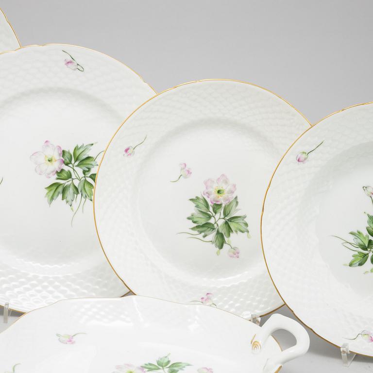 A 57 piece dining service, 'Äppelblom', Bing & Grøndahl.