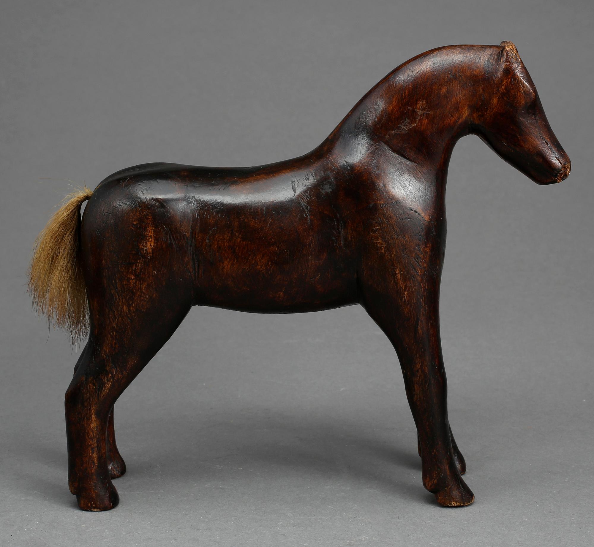 TRÄHÄST, 1900-talets första hälft.