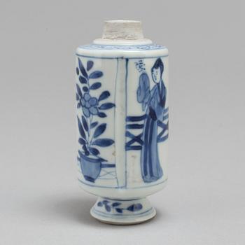 A blue and white miniature vase, Qing dynasty, Kangxi (1662-1722).