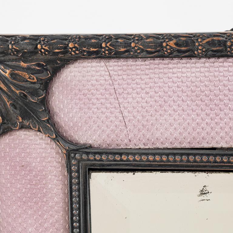 Toilettespegel, omkring år 1900.