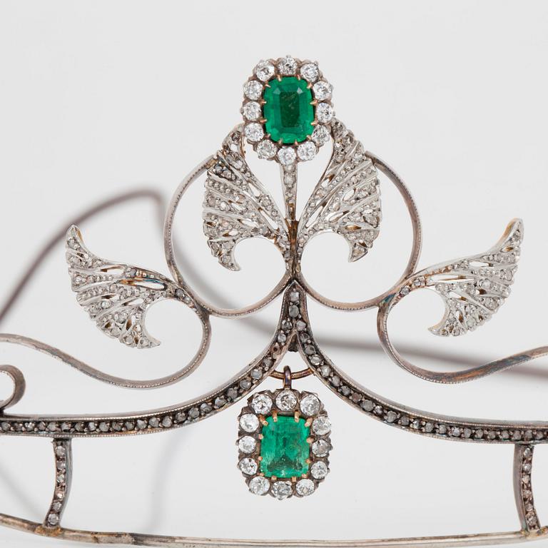 An Art Noveau emerald, old- and rose- cut diamond tiara. Circa 1910.