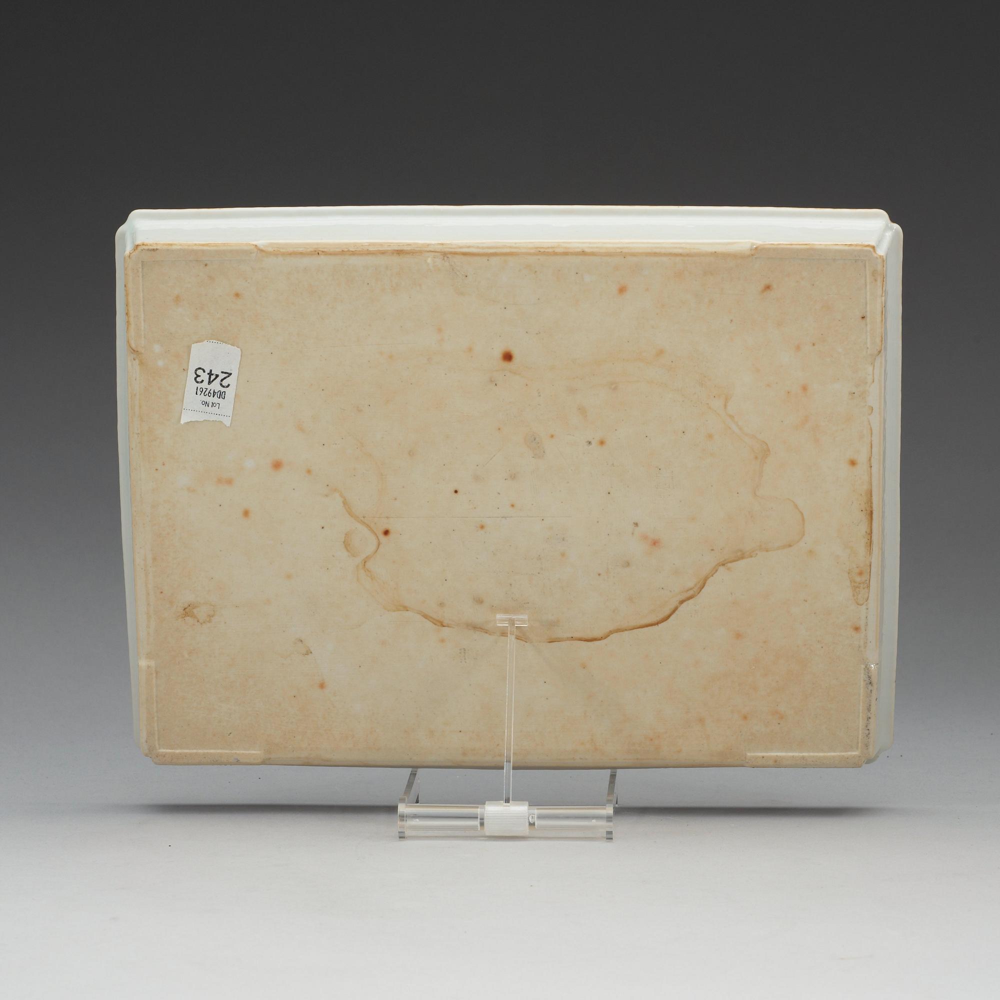 BRICKA, kompaniporslin. Qing dynastin, Jiaqing (1796-1820).