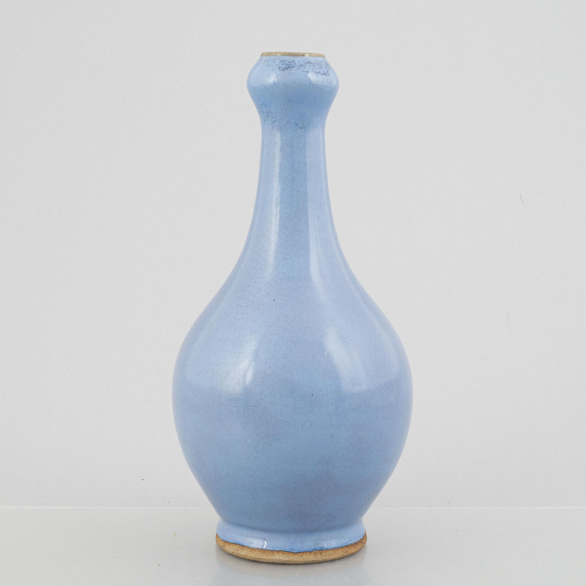 Three Chinese vases, porcelain / stoneware, 20th century.