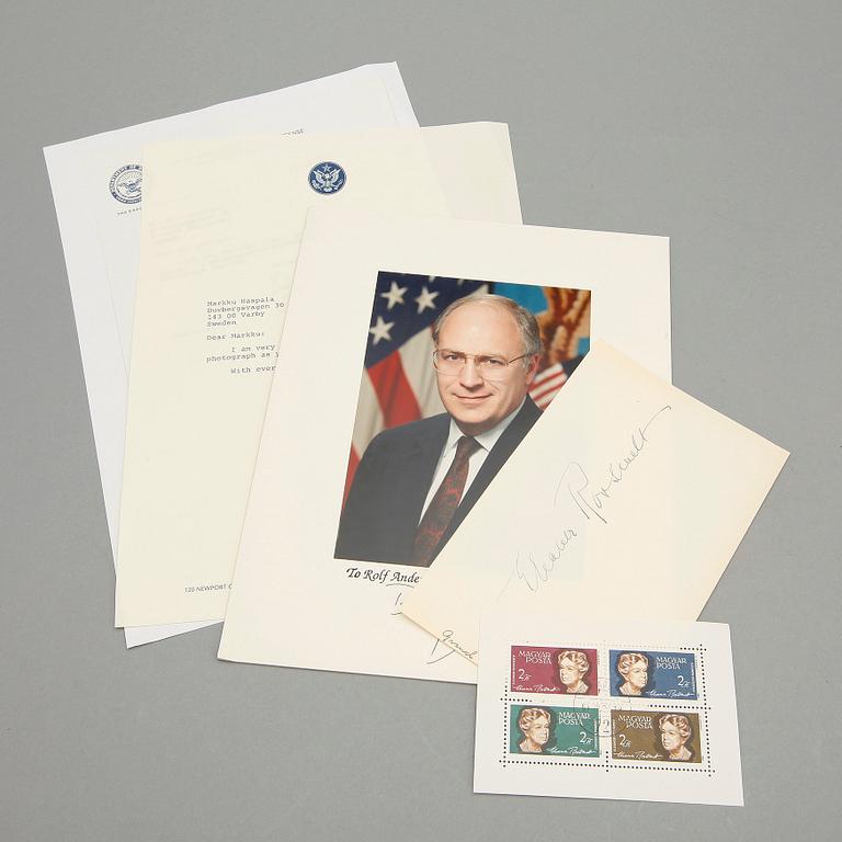 AUTOGRAFER AMERIKANSKA POLITIKER, 3 st, bla Vicepresident Dick Cheney, USA.