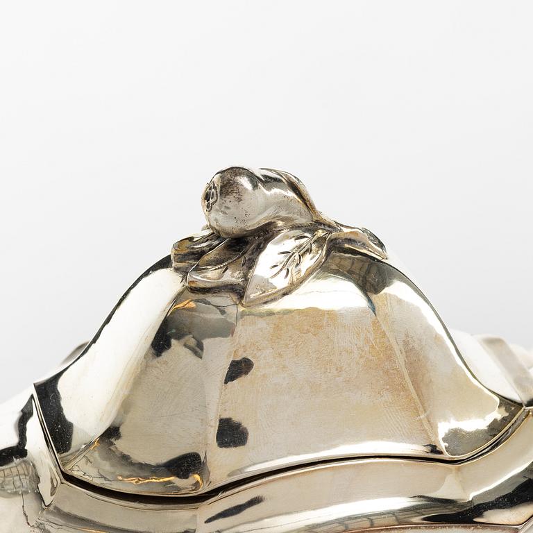 Jacob Ängman, a three-piece silver coffee service, GAB, Stockholm, 1938.