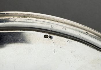 FAT, silver, rokokostil, 1900-talets första hälft. Svenska importstämplar. Vikt ca 1150 gram.