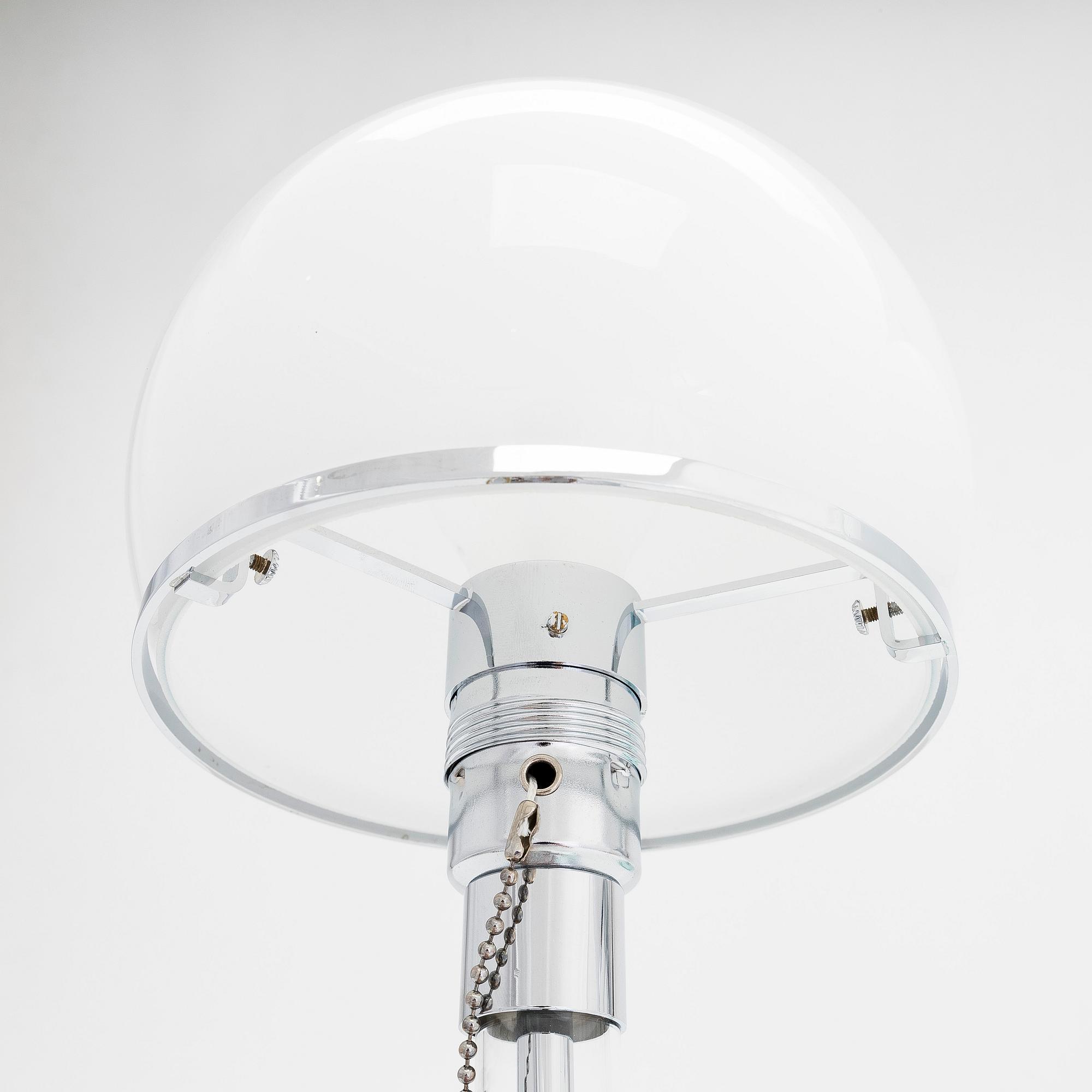 Wilhelm Wagenfeld a pair of Bauhaus style WG24 table lights Egoluce Italy 2000s. Bukowskis